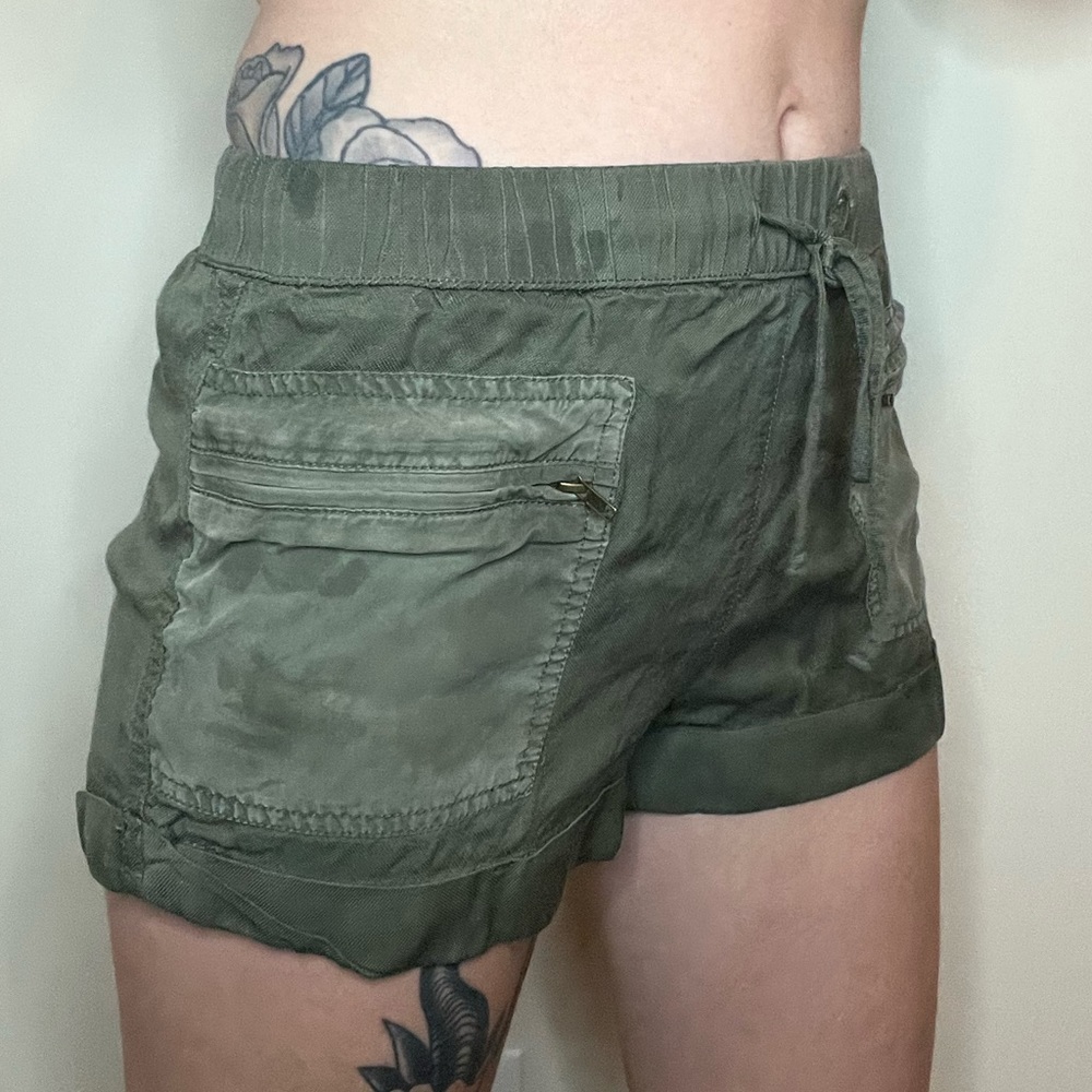 Shorts - Picture 2 of 5